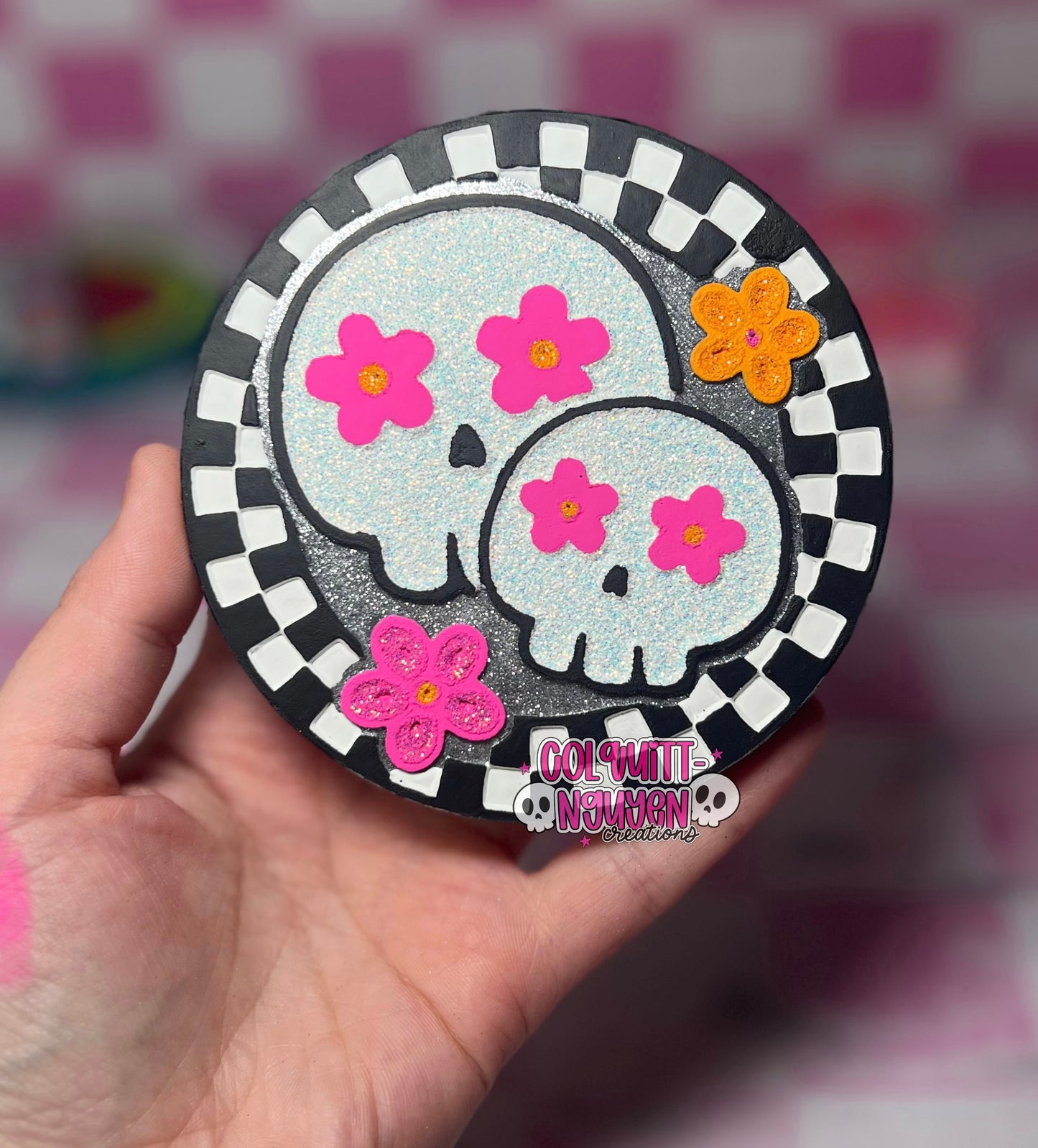 Checkered Skull Round