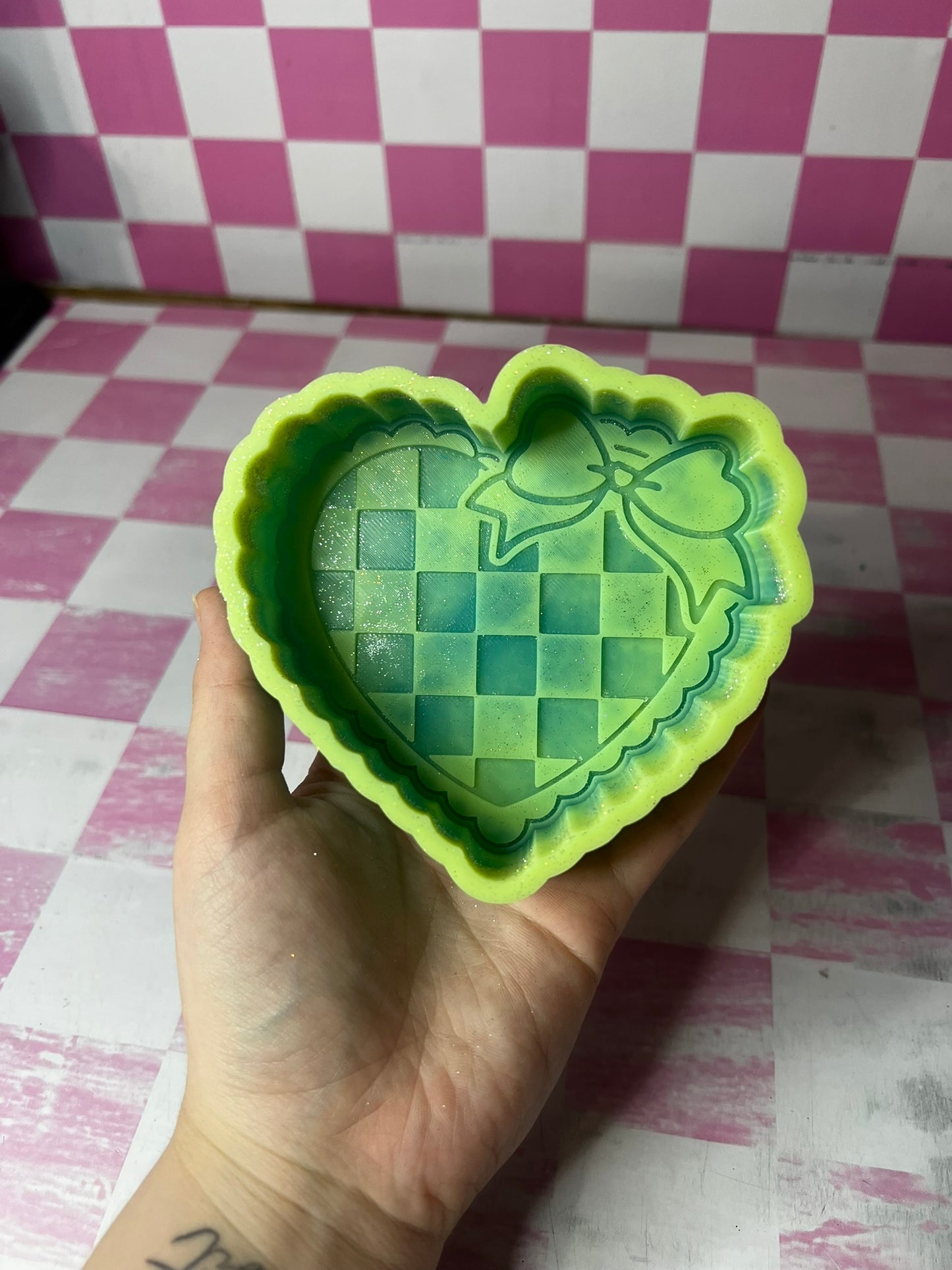 checkered heart - hey lo