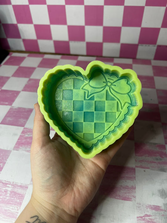checkered heart - hey lo